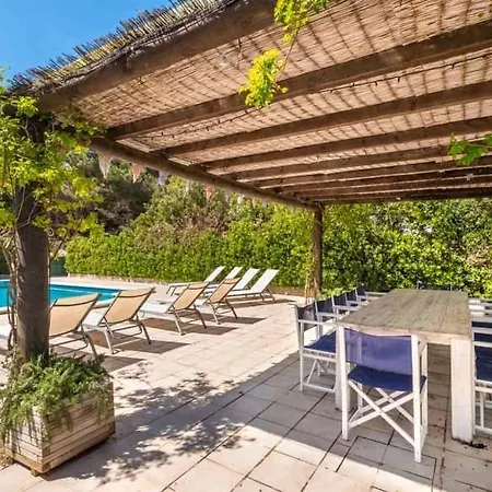Menorca Large Family Sleeps 12 וילה *